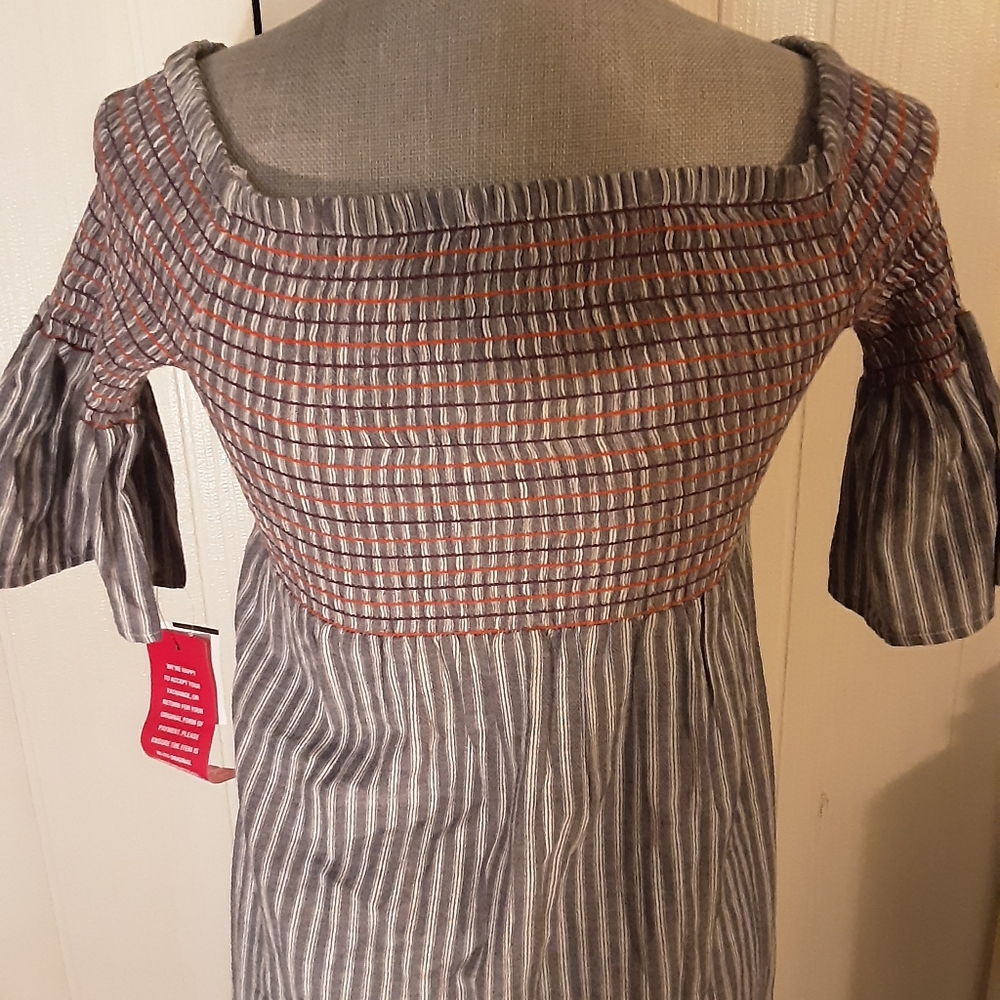 Striped Off-Shoulder Maxi Dress - Picture 5 of 7